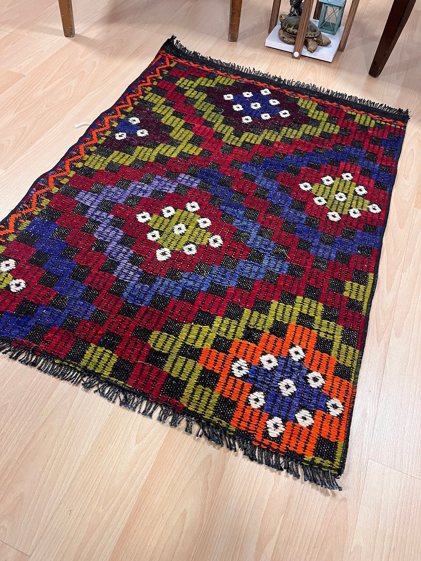 Handwoven Turkish Vintage Kilim (2'4" x 3'3")