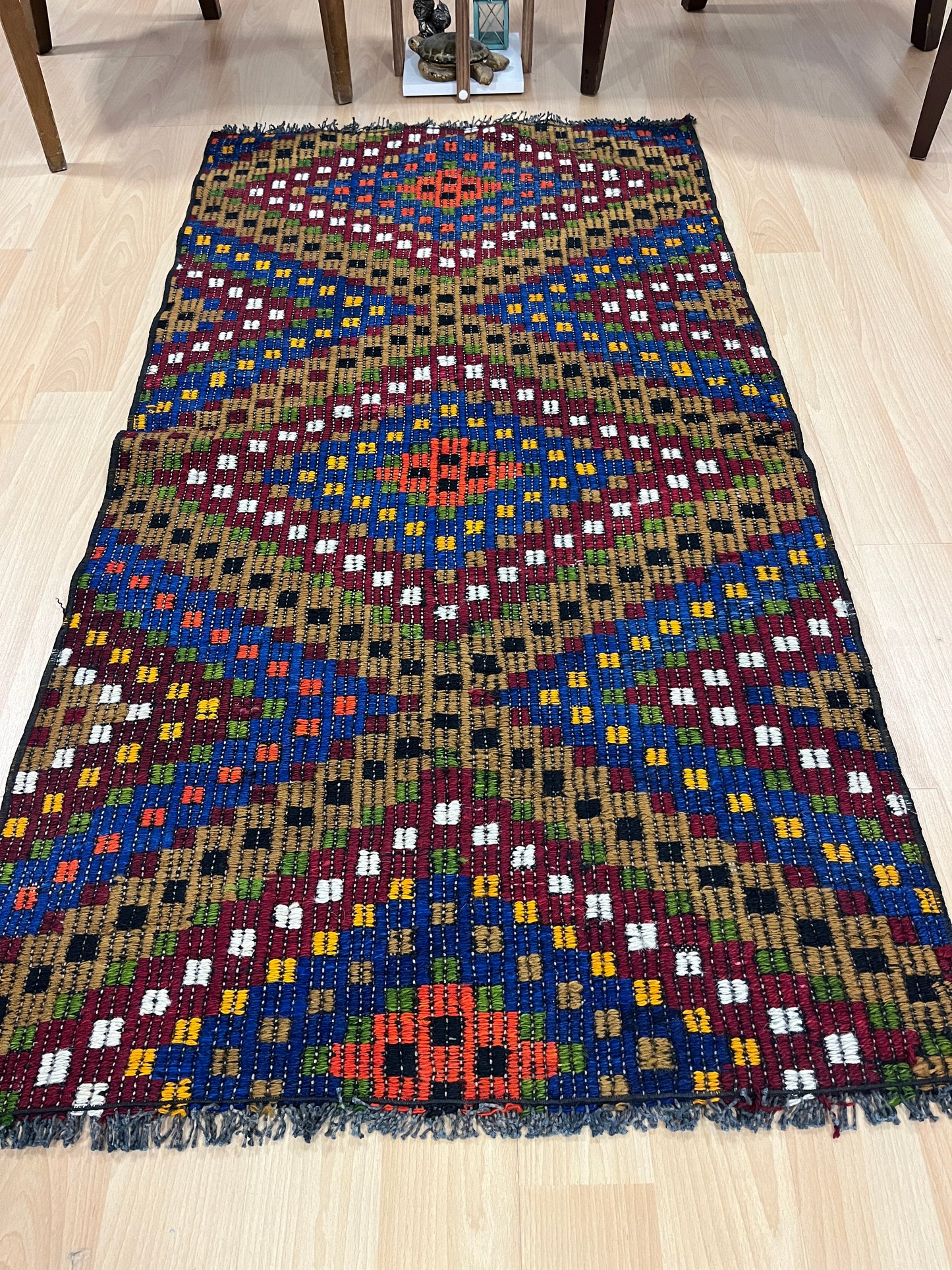 Handwoven Turkish Vintage Kilim (2'8" x 5'1")