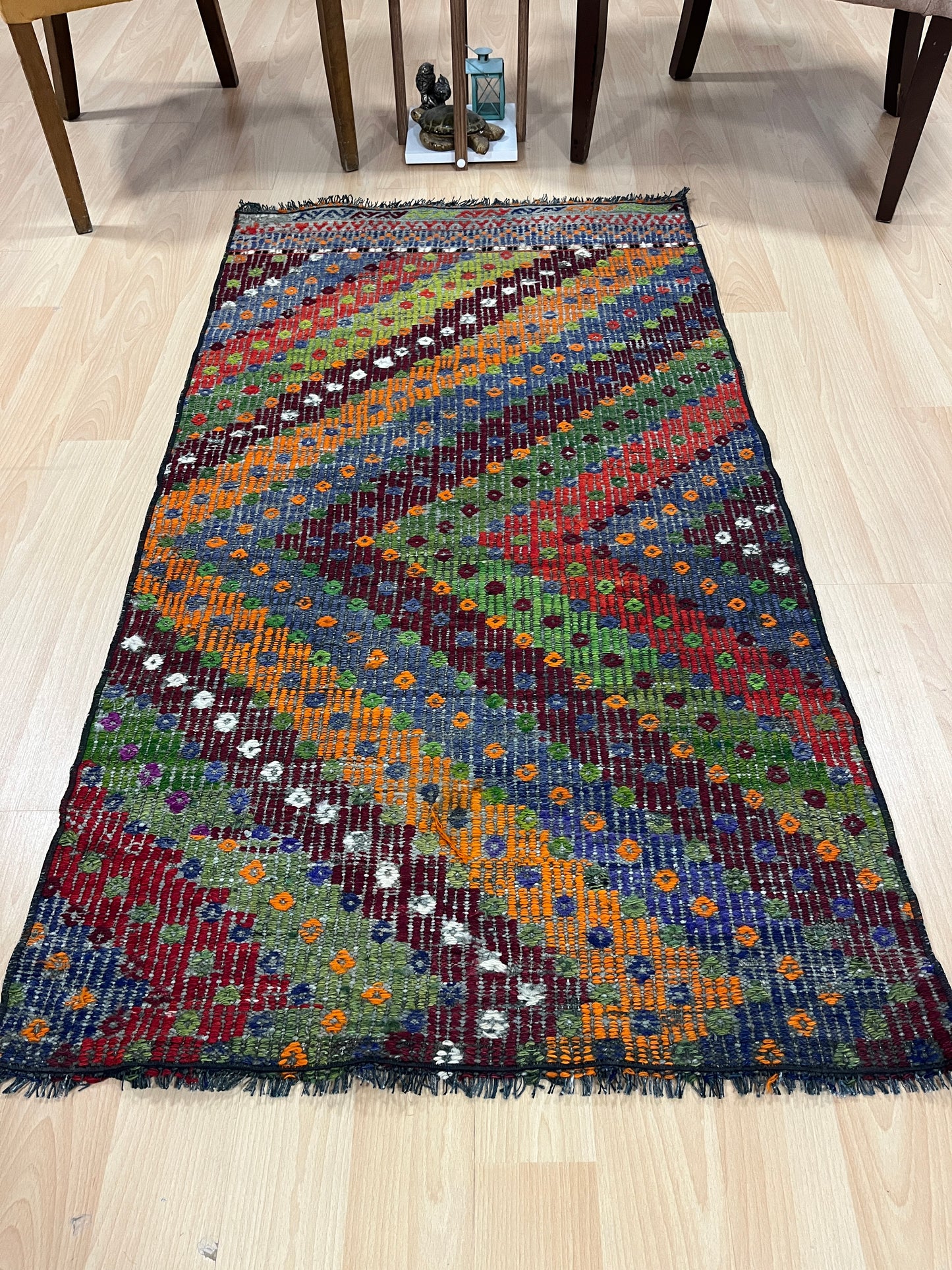 Handwoven Turkish Vintage Kilim (2'8" x 4'11")