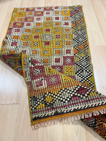 Handwoven Turkish Vintage Kilim (1'8" x 3'5")