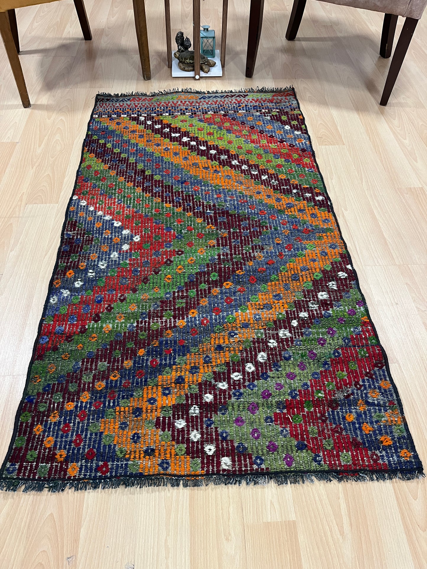 Handwoven Turkish Vintage Kilim (2'8" x 4'11")