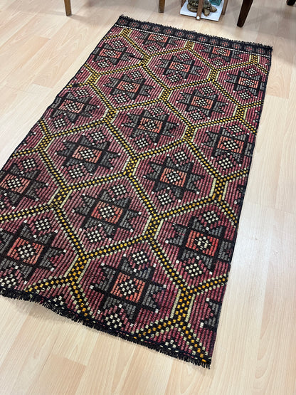 Handwoven Turkish Vintage Kilim (2'8" x 4'9")