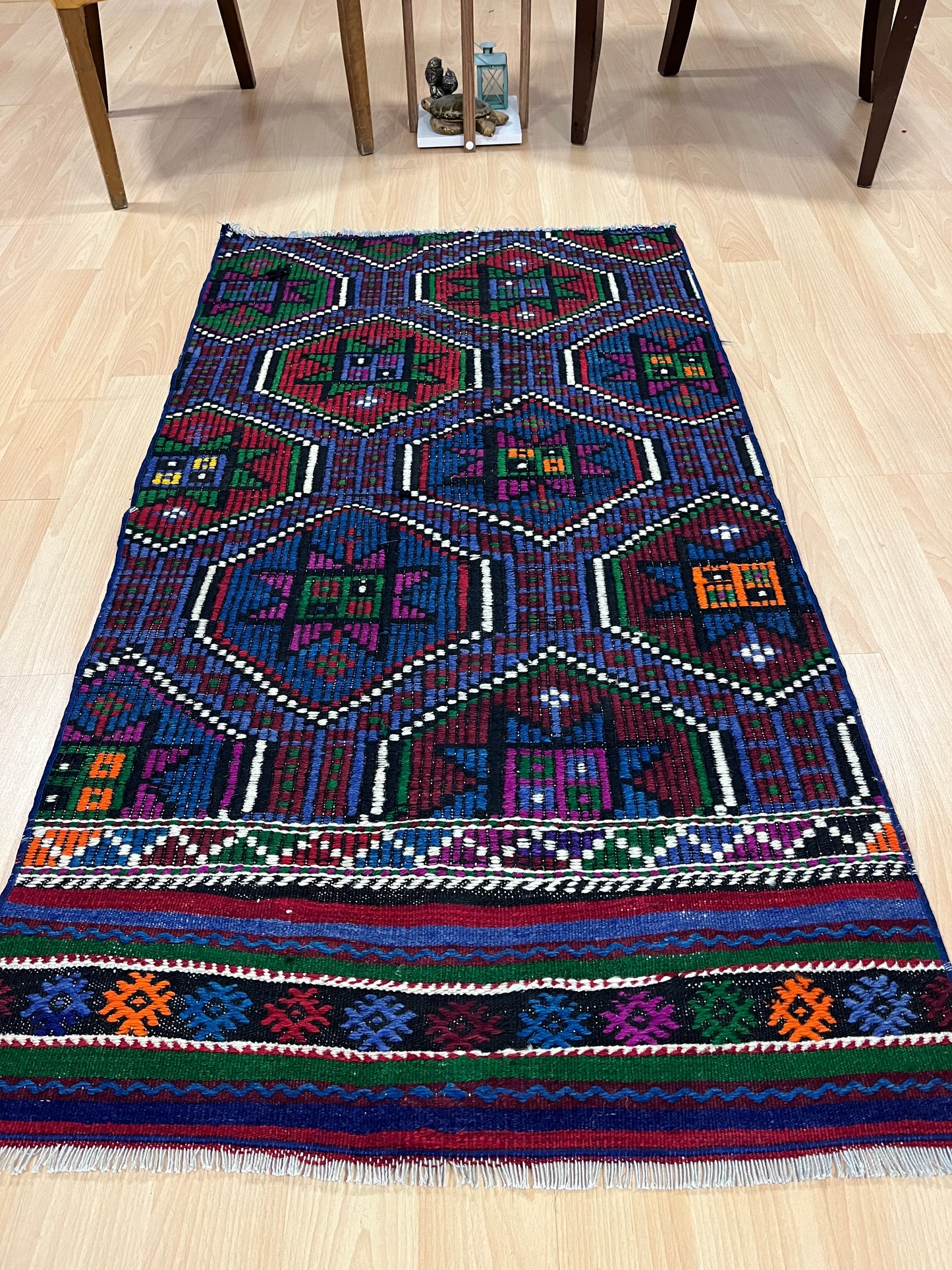 Handwoven Turkish Vintage Kilim (2'8" x 4'11")