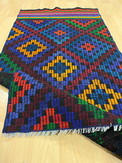 Handwoven Turkish Vintage Kilim (2'6" x 4'9")