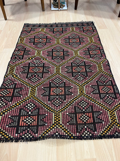 Handwoven Turkish Vintage Kilim (2'8" x 4'1")