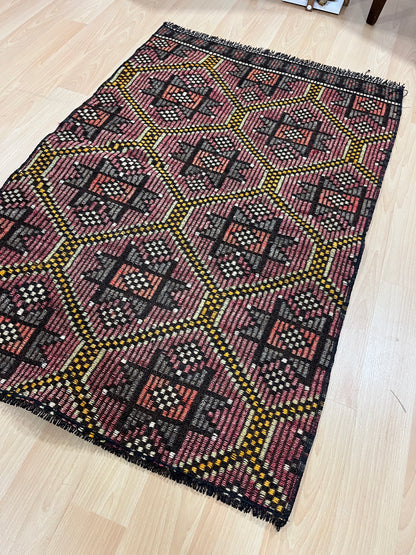 Handwoven Turkish Vintage Kilim (2'8" x 4'1")