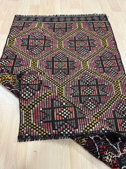 Handwoven Turkish Vintage Kilim (2'8" x 4'1")