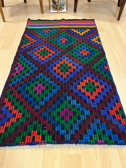 Handwoven Turkish Vintage Kilim (2'8" x 4'9")