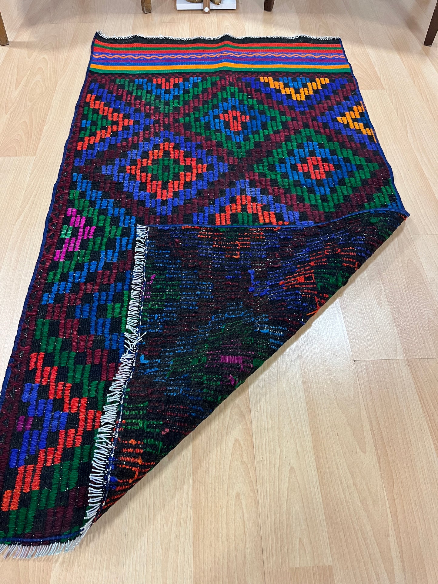 Handwoven Turkish Vintage Kilim (2'8" x 4'9")