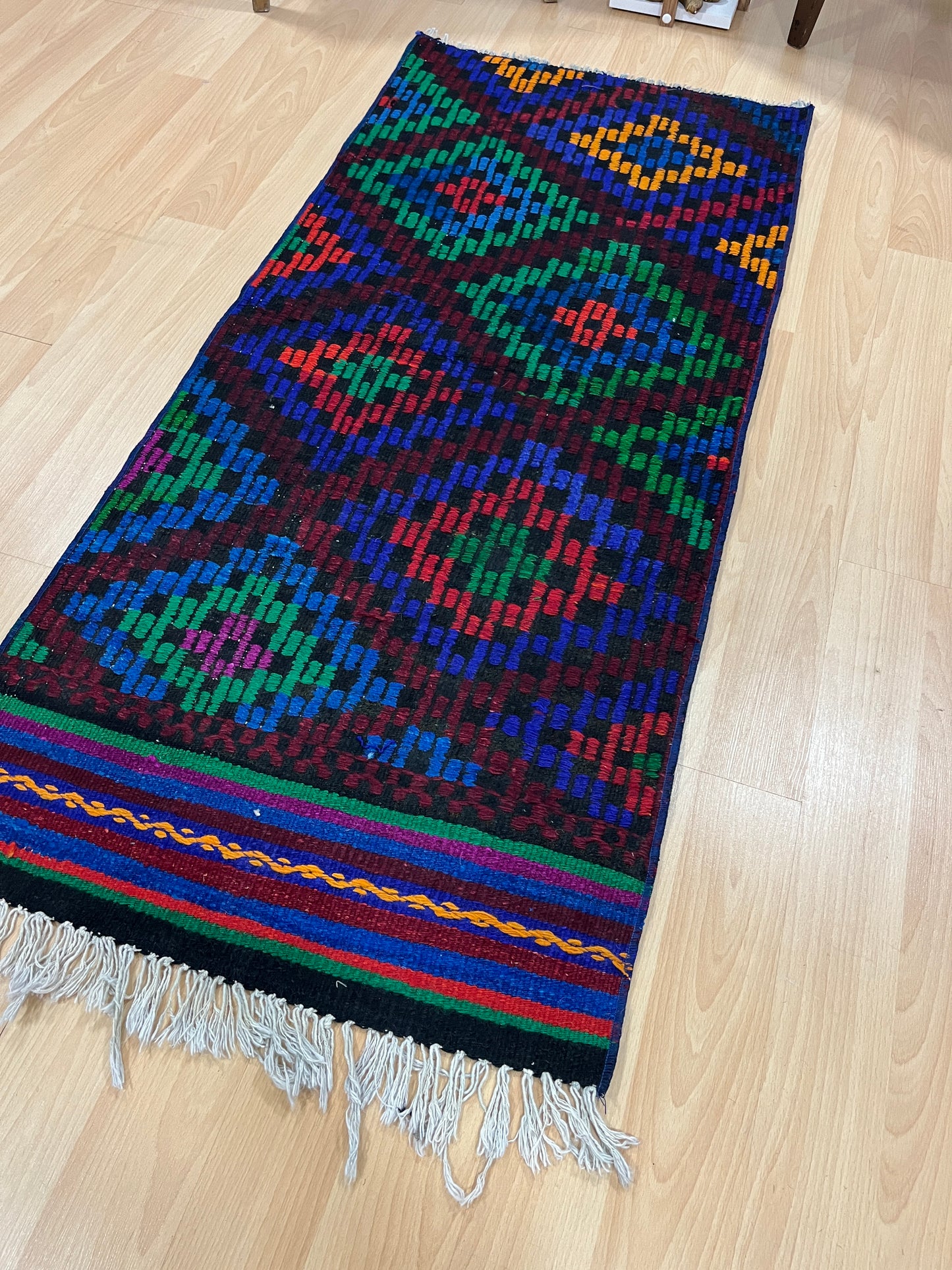 Handwoven Turkish Vintage Kilim (2'2" x 5'1")