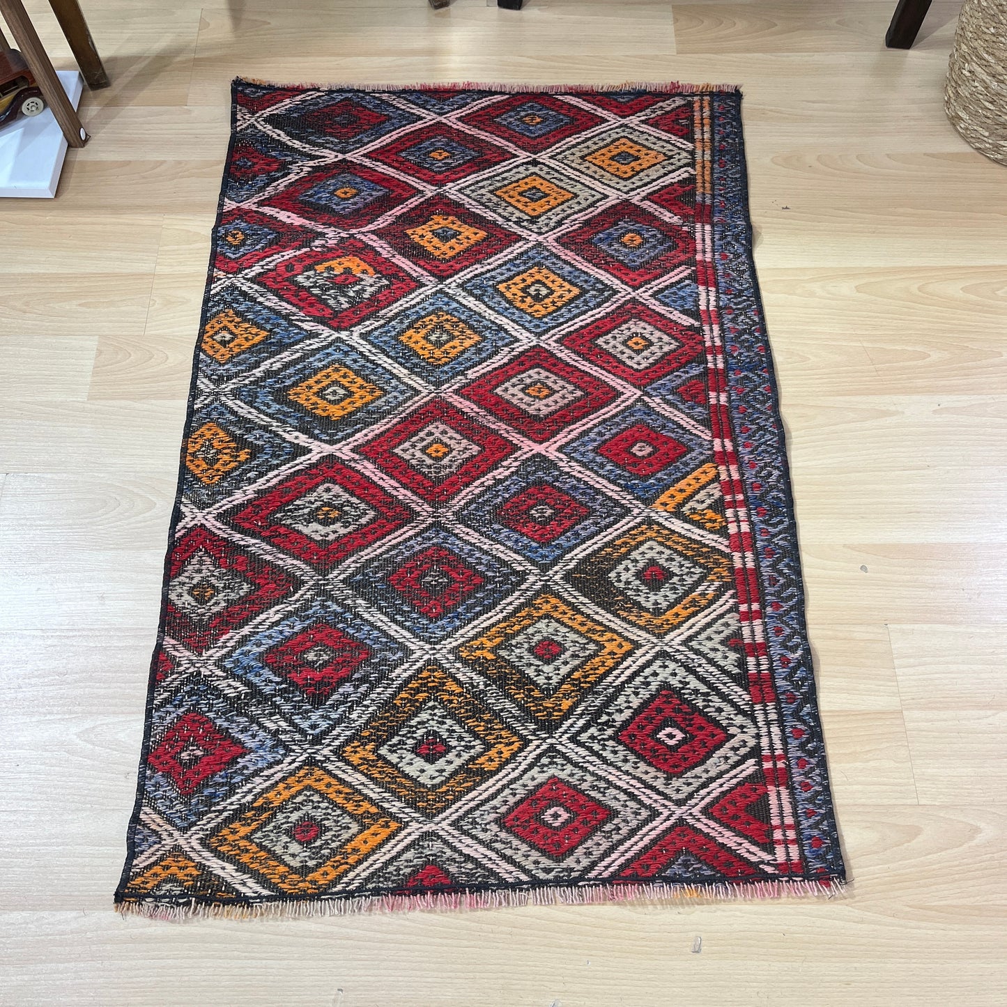 Handwoven Turkish Vintage Kilim (2'4" x 3'7")