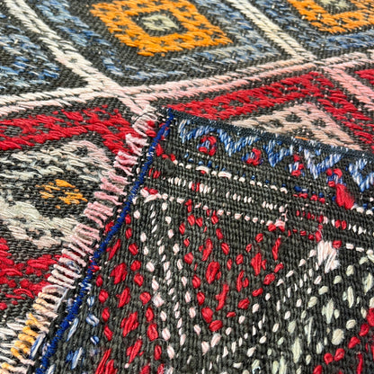 Handwoven Turkish Vintage Kilim (2'4" x 3'7")