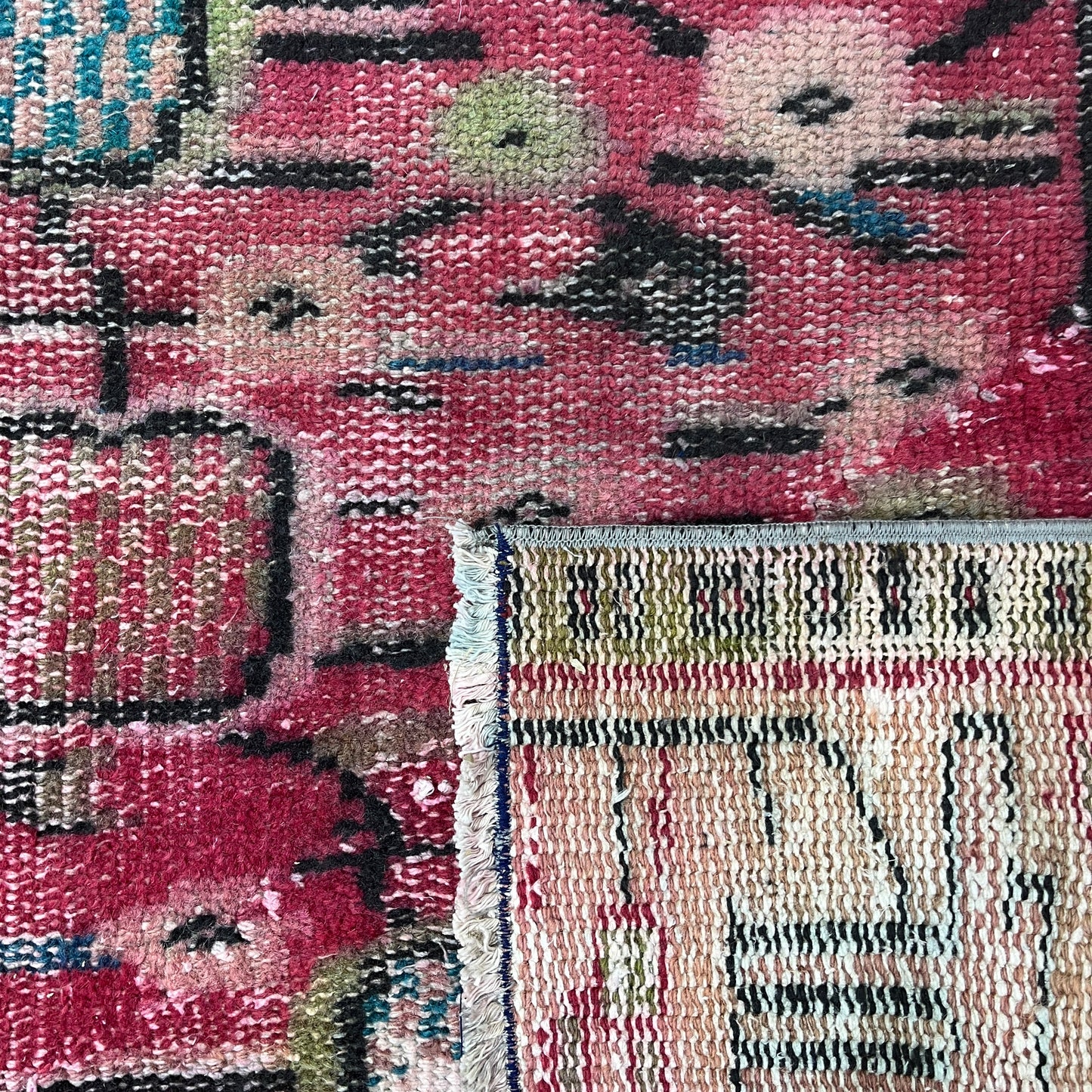 Hand-Knotted Vintage Turkish Rug (2'4" x 3'5")