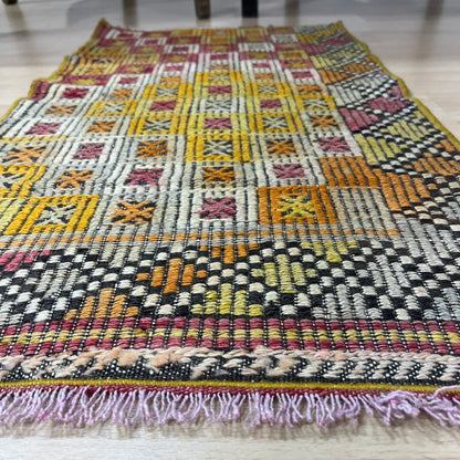 Handwoven Turkish Vintage Kilim (1'8" x 2'11")