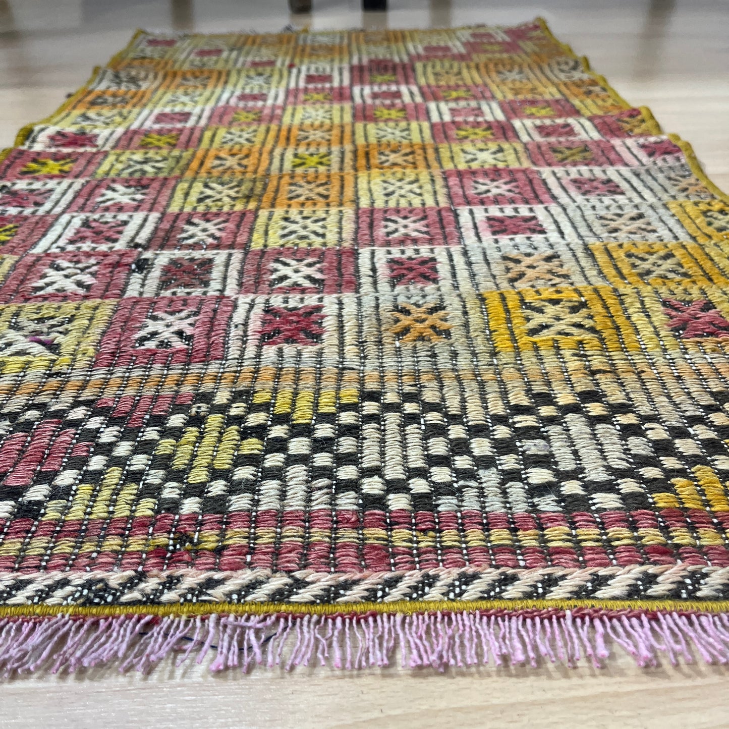 Handwoven Turkish Vintage Kilim (1'8" x 2'11")