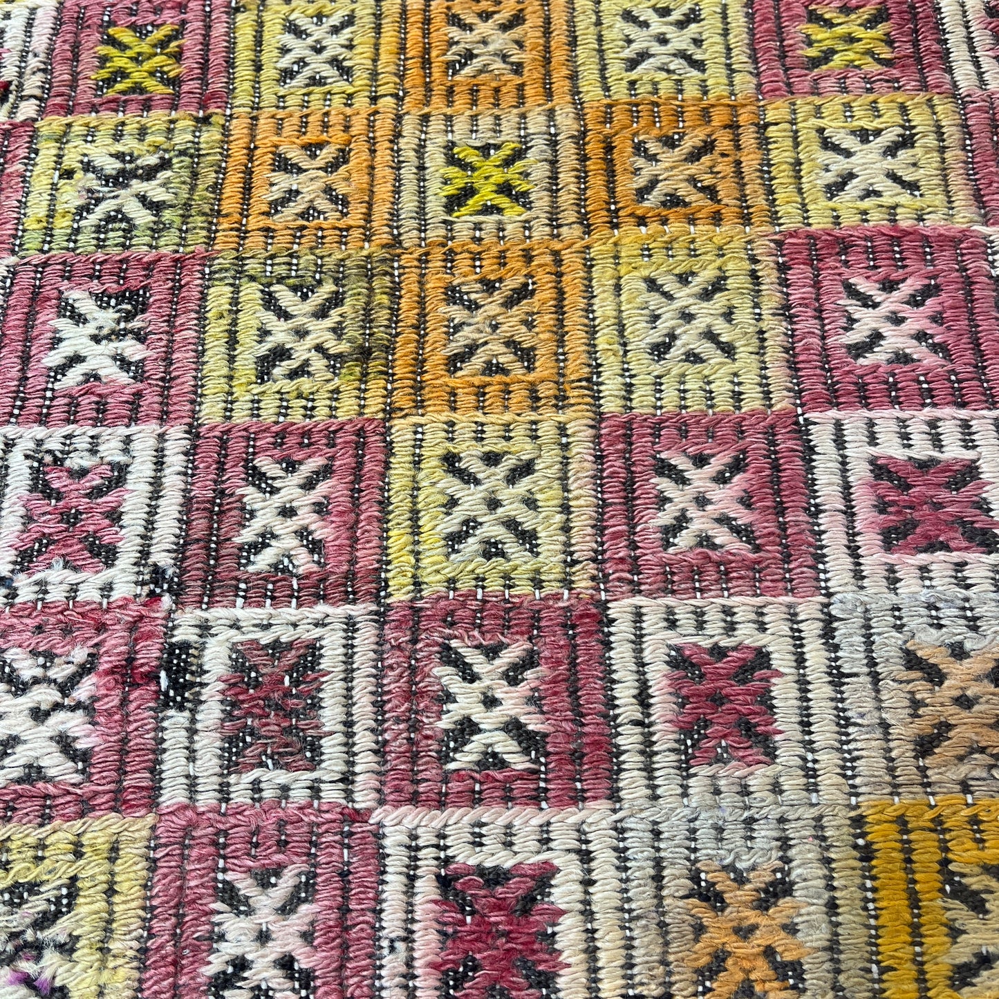 Handwoven Turkish Vintage Kilim (1'8" x 2'11")