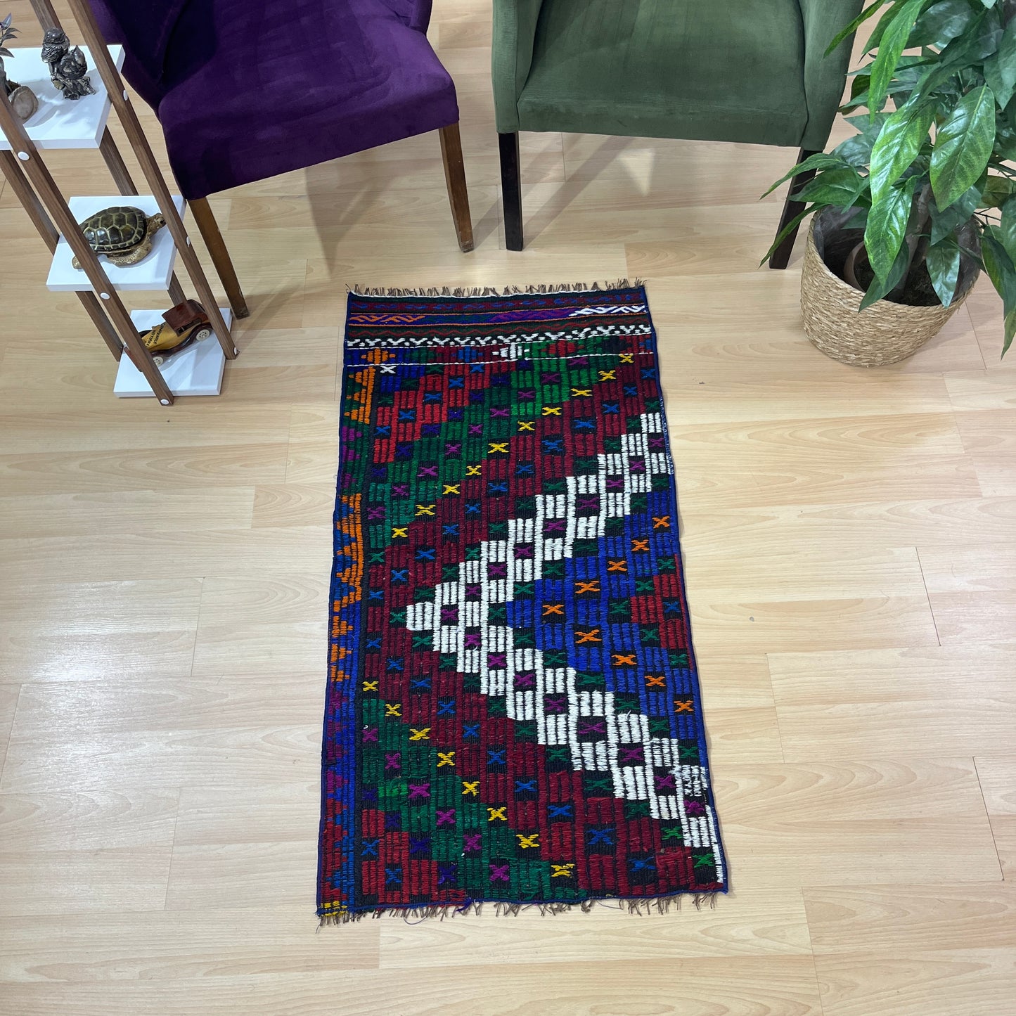 Handwoven Turkish Vintage Kilim (2'2" x 4'1")