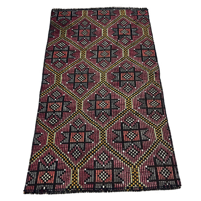 Handwoven Turkish Vintage Kilim (2'8" x 4'5")