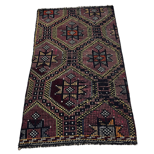 Handwoven Turkish Vintage Kilim (2'6" x 4'5")