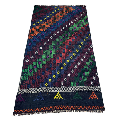 Handwoven Turkish Vintage Kilim (2'8" x 4'11")