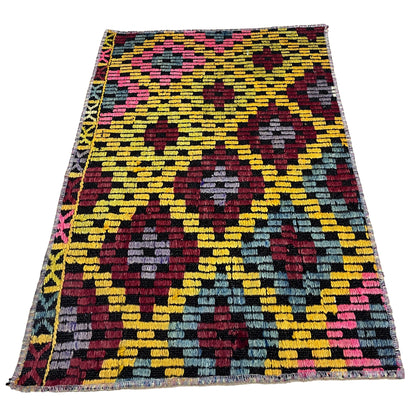 Handwoven Turkish Vintage Kilim (1'8" x 2'6")