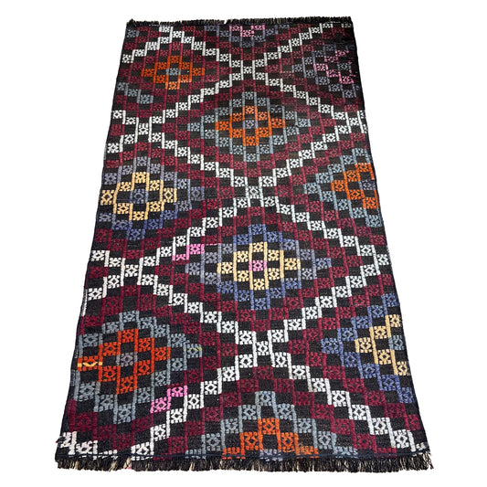 Handwoven Turkish Vintage Kilim (2'8" x 4'11")