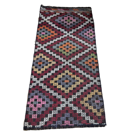 Handwoven Turkish Vintage Kilim (2'8" x 5'9")