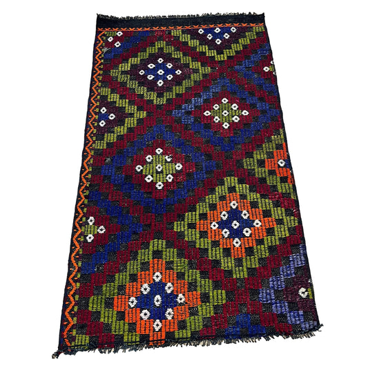 Handwoven Turkish Vintage Kilim (2'8" x 4'9")